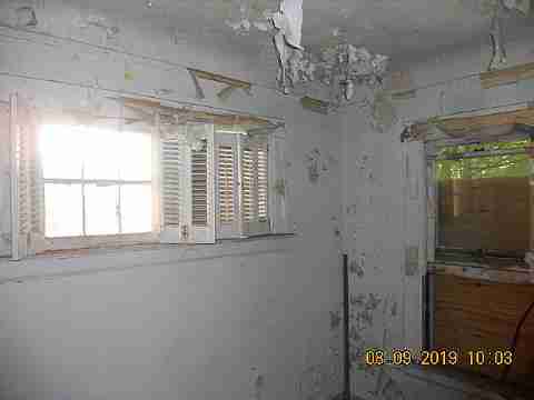 2522 Leslie (25)_m.jpg